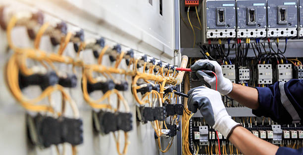 Professional Electrician technician working in Osceola, IA